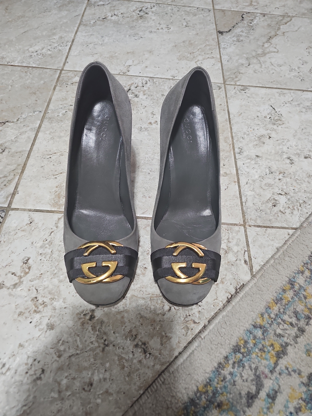 Gucci Interlocking Buckle Leather Pumps Size 38
